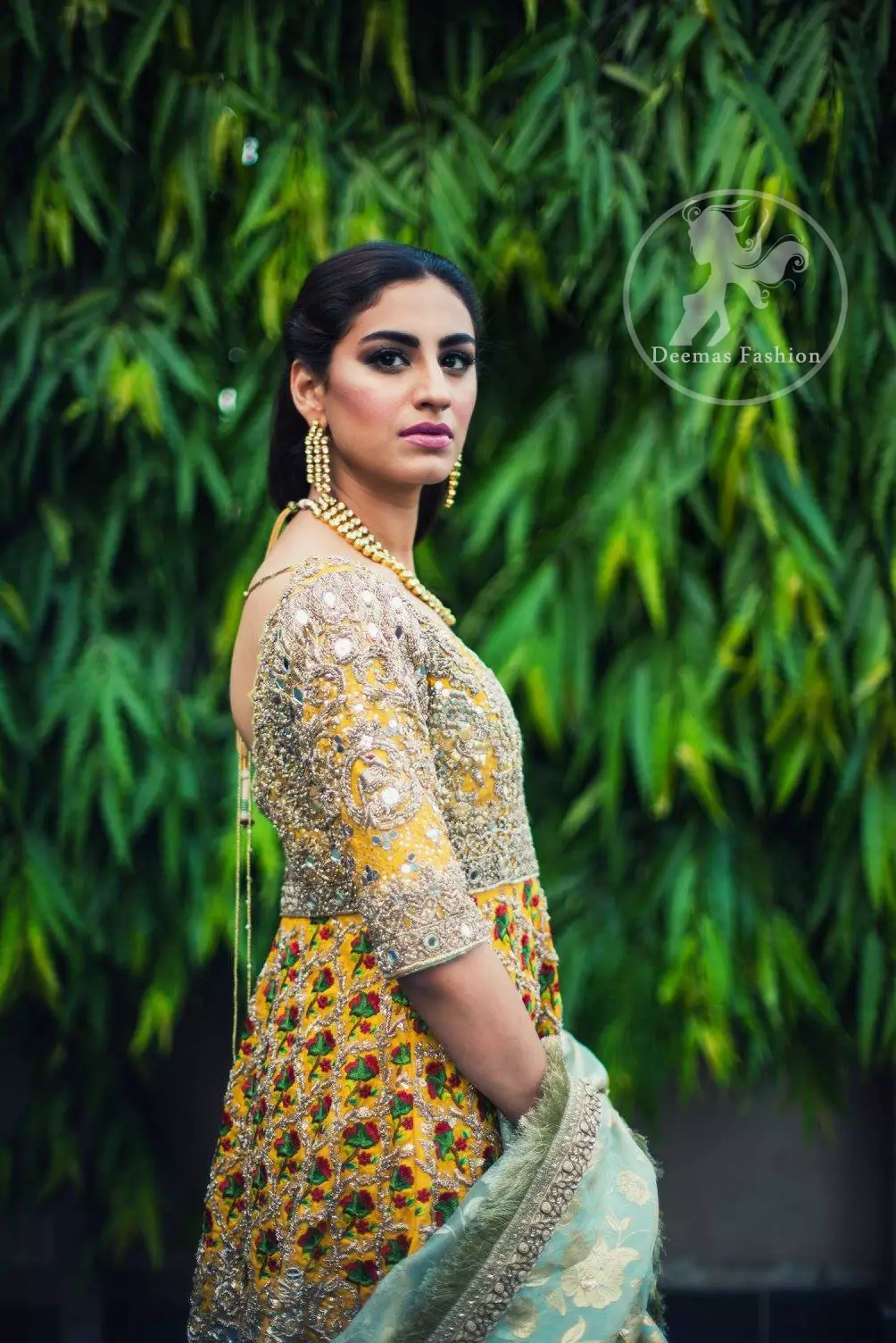 mehndi-dress-2016-yellow-short-frock-with-light-green-gharara-5