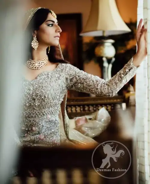 The frock has been adorned with a fully embroidered bodice. The frock features beautiful and fabulous embellishment front and back.