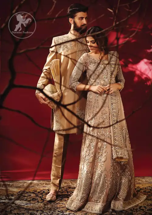 Redefine your style in this traditional and versatile ensemble ornamented with floral and geometric embroidery furnished with antique shaded kora