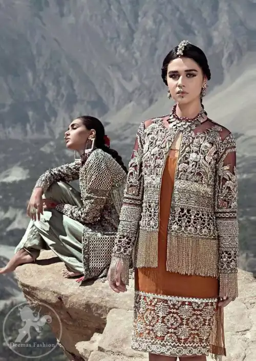 Tradition meets modernity. Delicately crafted and personifying chic elegance with an element of grandiose. This super stunning shirt is made