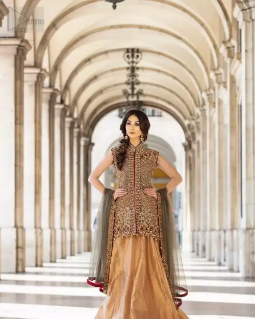 Our selection of wedding dresses offers simple evening glamour dresses. Add a taupe gray color to your wardrobe with our