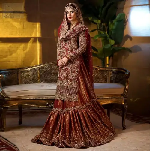 Captured in traditional silhouette. The bridal stands out due to its uniqueness and the perfect fusion of modern cut and