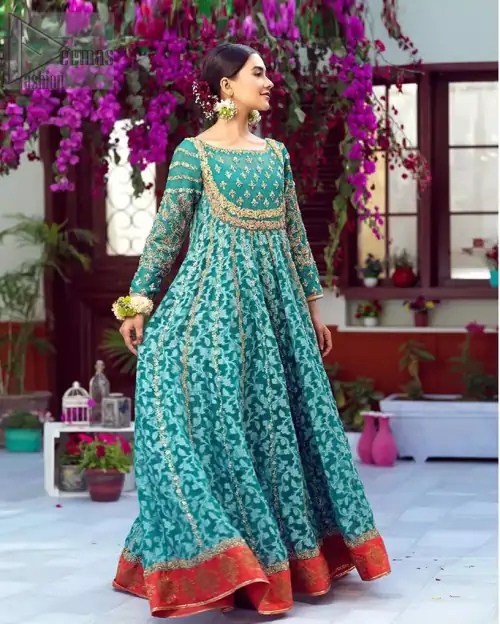 The perfect combination of tradition and class. With a lot of attention to detail, the intricate zardozi work with using