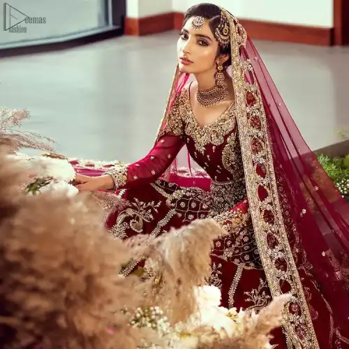 Did you recently say “YES” to the person of your dreams? Now it’s time to start searching for the perfect