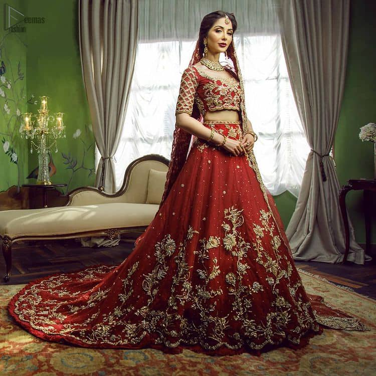 Red Back Train Lehenga Blouse – Dupatta
