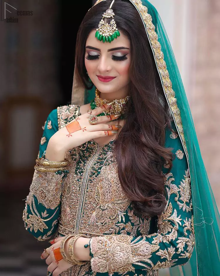 Mehndi Bride 💕 Bridal bookings are now open for Aug-Sep'23! Call now for  your perfect makeover at : 📞0321-4003123 ☎️ 04235713686 | Instagram