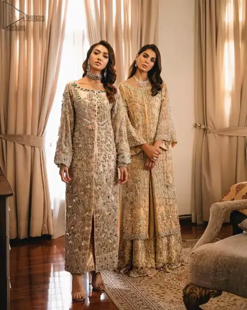 An unforgettable look and ideal for the festive season. An elegant yet trendy front open style makes this outfit more