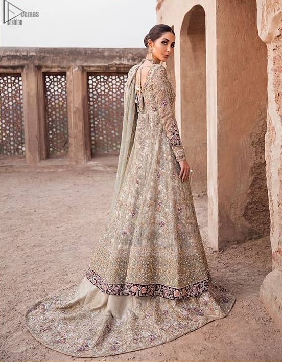 Ivory Back Train Lehenga Pishwas – Pastel Green Dupatta