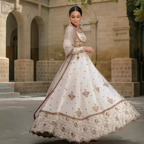 Exceptionally styled and symphonized stitching makes you gorgeous enough that it would surely make your big days remembering one. The