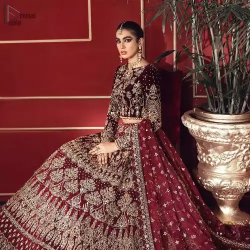 Maroon Velvet Lehenga Blouse – Dupatta