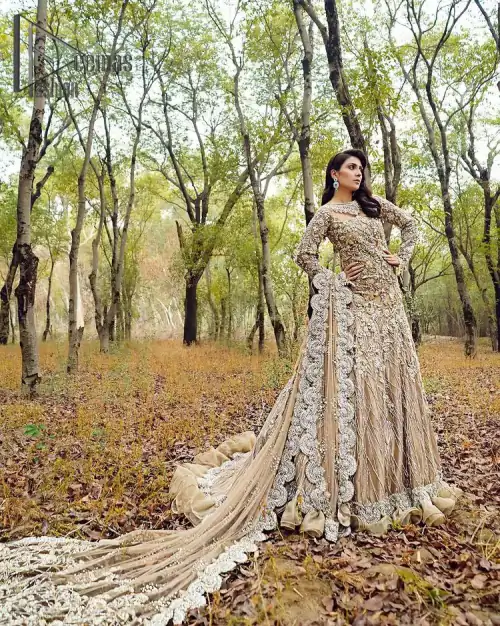 Fawn tunes for the reception? Hell Yes So just glow like a diamond with the Fawn Back Train Maxi, a