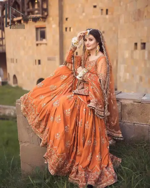 Time to treat yourself with an orange article of Deemas Fashion. This orange heartiest mealtime article will twirl your heart.