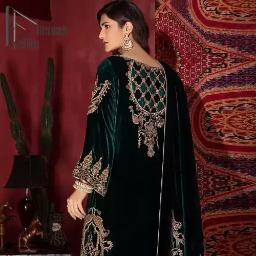 Create your own fantastic day with this bottle green velvet article that style serves for an elevated look. The shirt