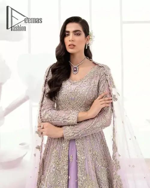Creating the energy of modish is never been easy for a bride. So, Deemas Fashion presents the lilac front open