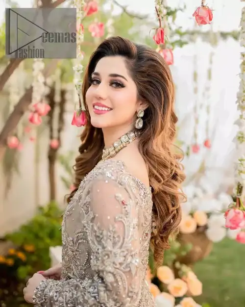 Embrace happiness on your Walima in the colour of beige-pink along this dreamiest fairy tail maxi. The floral fusion of