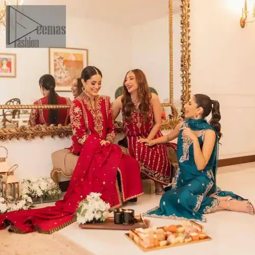 The golden pasting on a glamorous magenta canvas. The beautiful attire is presented that begins with a magenta long shirt