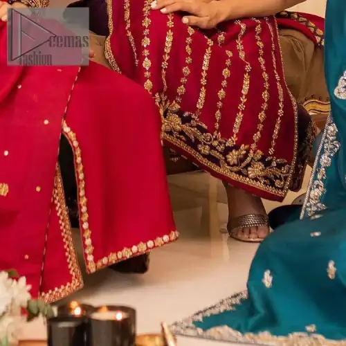 The golden pasting on a glamorous magenta canvas. The beautiful attire is presented that begins with a magenta long shirt