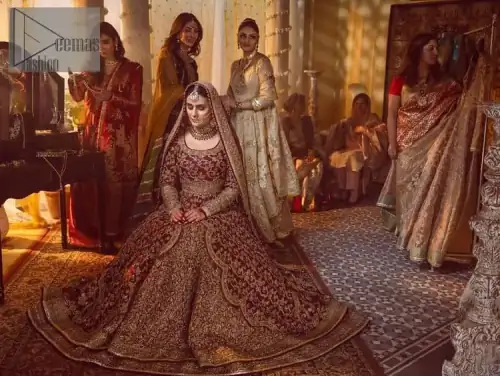 Take me to your heart, for it's there that I belong. A pure outfit base in maroon as a canvas