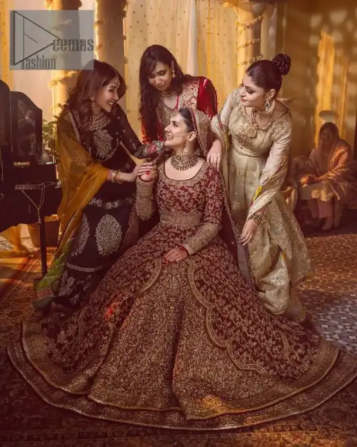 Take me to your heart, for it's there that I belong. A pure outfit base in maroon as a canvas