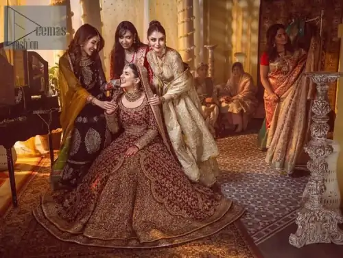 Take me to your heart, for it's there that I belong. A pure outfit base in maroon as a canvas