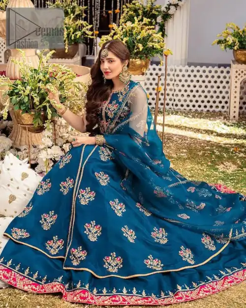 Blue defines your beauty and glows your face at any event. Starting this article with teal blue front open pishwas