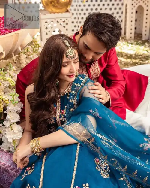 Blue defines your beauty and glows your face at any event. Starting this article with teal blue front open pishwas