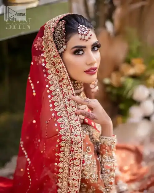 Shine bright in the sparkling ensemble from DeemasFashion. Introducing this reception outfit which begins with a rust pishwas. This front