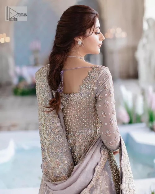 She wears a lilac colour as her wedding dress and looked stunning on her Nikah day. DeemasFashion presents this outfit