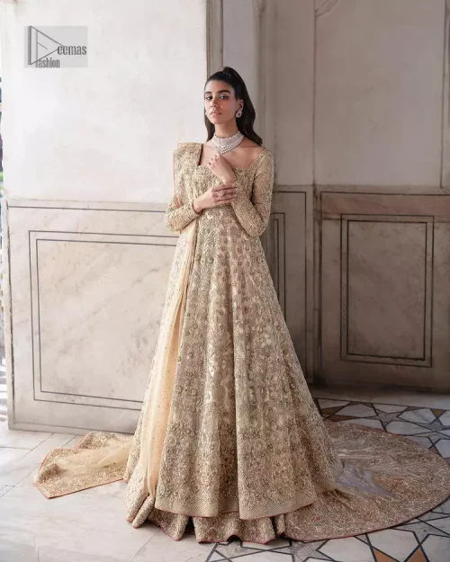 Ooze beauty and elegance in this simple yet amazing ensemble. This walima outfit in the off-white colour is a magnificent