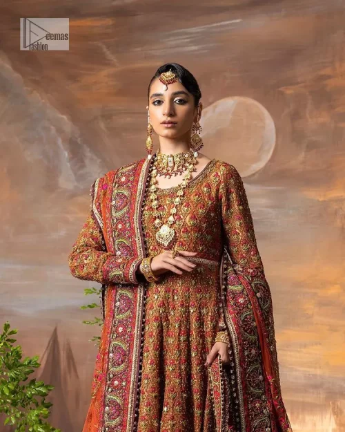 Blissful rust! This ensemble is the epitome of grace. DeemasFashion presents this beautiful mehndi outfit in rust colour to make