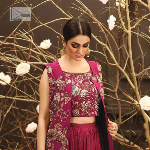Sumptuously burgundy! This alluring outfit is surely any girl’s dream. DeemasFashion presents the three-piece outfit to make your event super