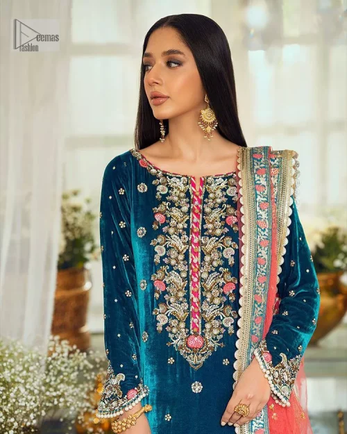 This dazzling yet elegant ensemble is perfect to make a statement at any event.  Long shirt for party dress in