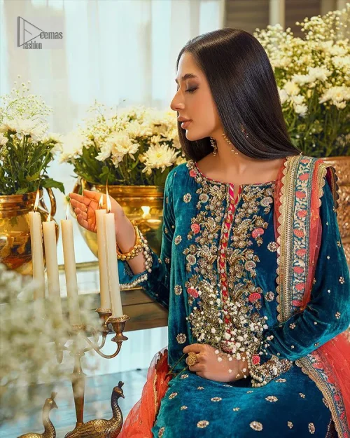 This dazzling yet elegant ensemble is perfect to make a statement at any event.  Long shirt for party dress in