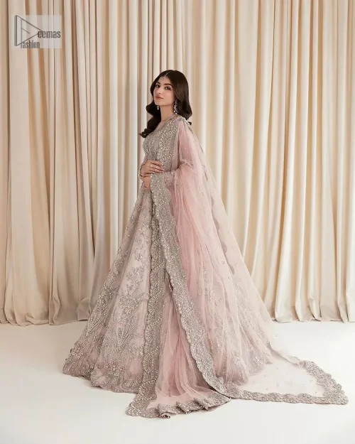 Rose Pink, is the colour of confidence on your big day. The blouse in the rose pink shade is embellished