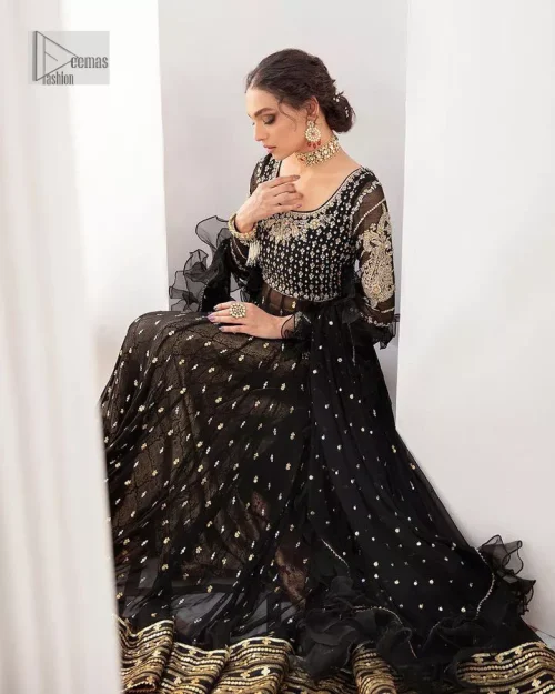 Let your outfit speak for the style tale itself! The frock, lehenga and dupatta combination is a breathtaking attire that