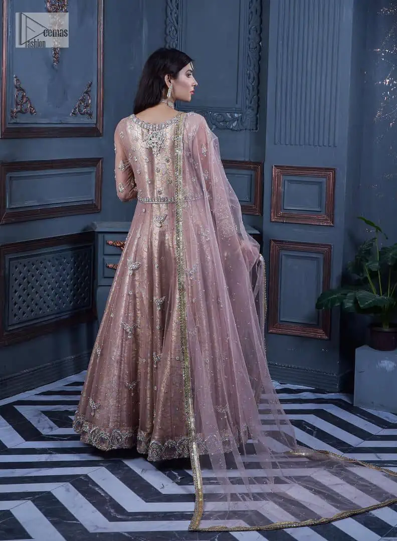 Have style and warmth with this tea rose nikah outfit! The front open maxi is the magic of floral motifs