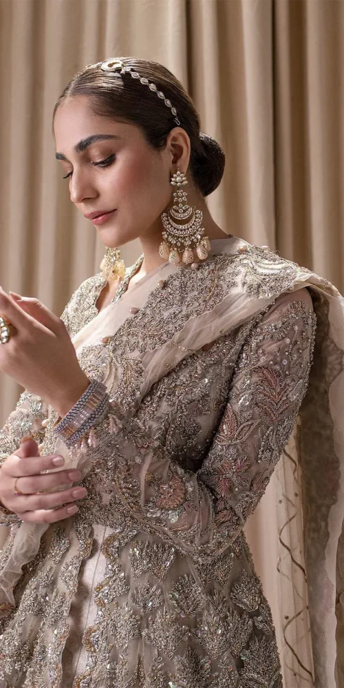 Make a statement with a light fawn article on your nikah day! DeemasFashion presents the light fawn heavy maxi which