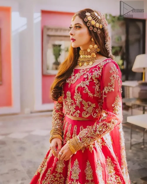 Stand out at your reception in a very special outfit. This dress is not like any other – it's super