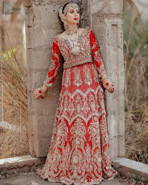 The Red Blouse Flared Lehenga Scalloped Dupatta exudes a timeless, fairytale-like elegance perfect for your reception or first day. The