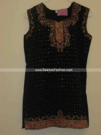 Pakistani Ladies Black Embroiderd Kurta Fashion